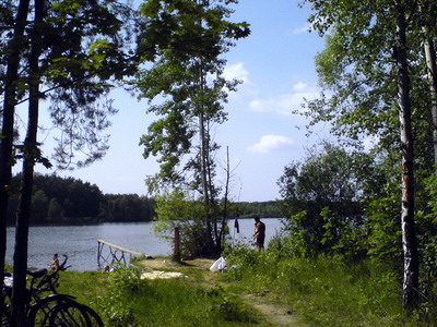 Vlkovská pískovna v plném provozu.