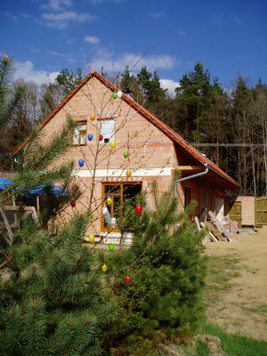 Velikonoce na stavbě nového penzionu.